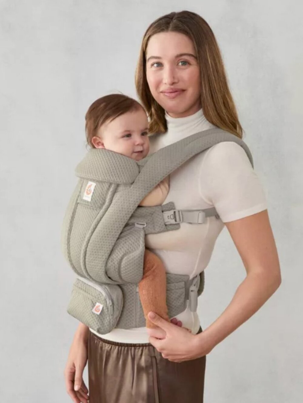 Ergo Omni Deluxe Mesh All-in-One in the Soft Olive Colorway